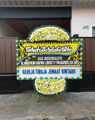Papan Bunga Duka di Mojowarno