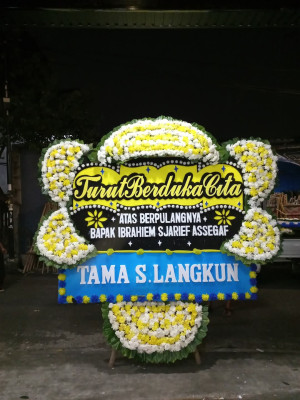 Papan Bunga Duka di Mojowarno